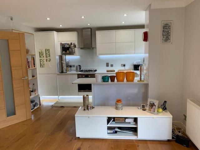 Chic 3 Bed Apartment Near London Bridge With Balcony מראה חיצוני תמונה