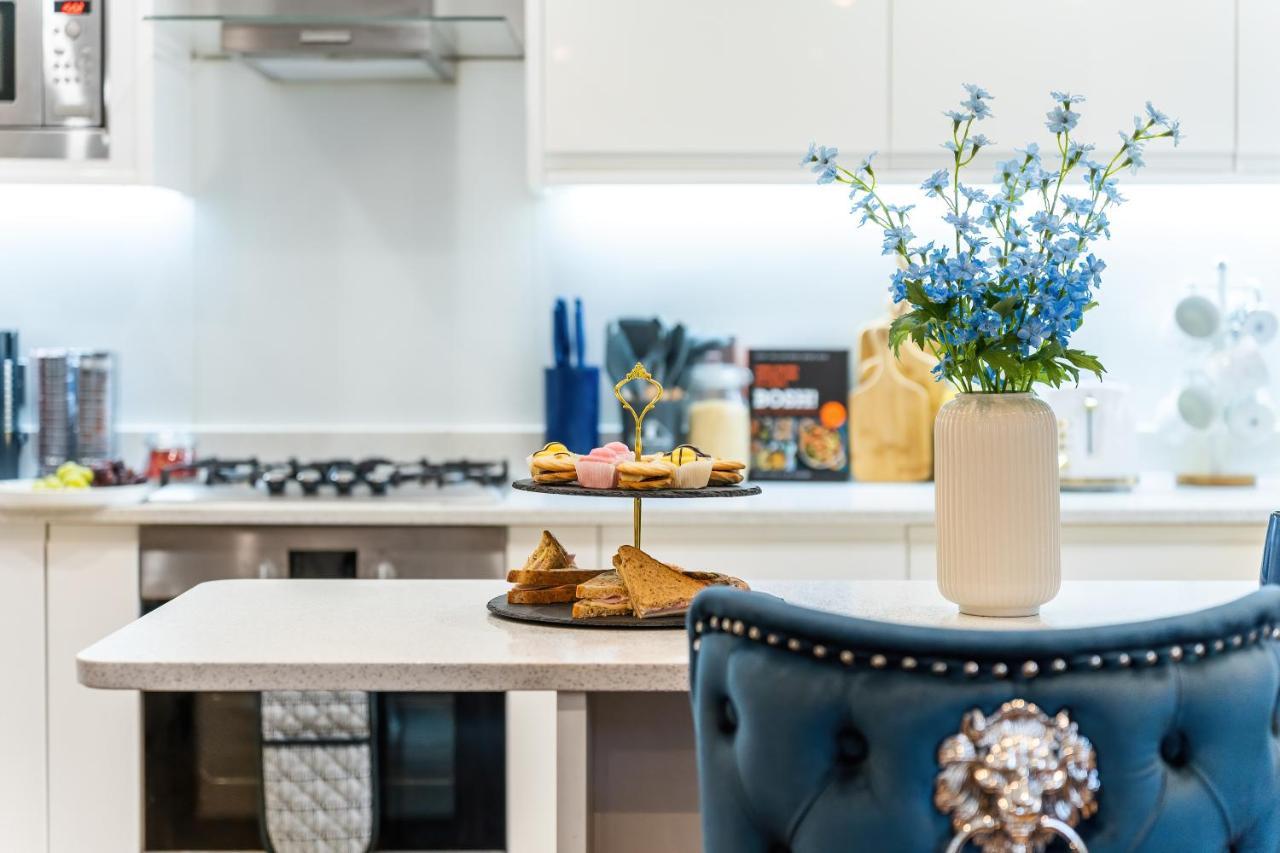 Chic 3 Bed Apartment Near London Bridge With Balcony מראה חיצוני תמונה